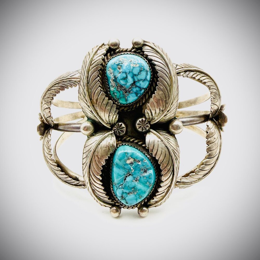 VINTAGE NAVAJO STERLING TURQUOISE CUFF BRACELET "LS" 51G